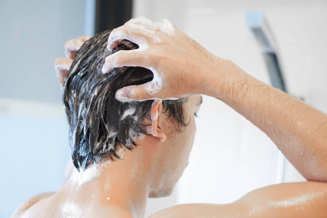Does applying shampoo everyday lead to hair loss?