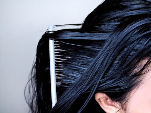 Oily Scalp and Hair Loss: Understanding the Connection